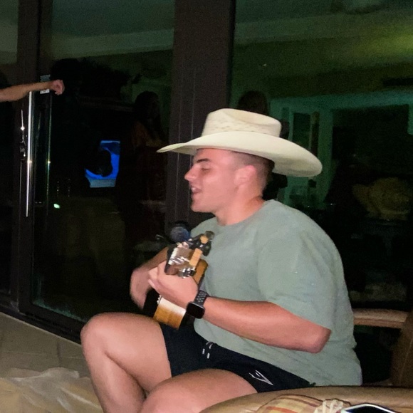 Meet your Posher, Slade - Picture 1 of 1